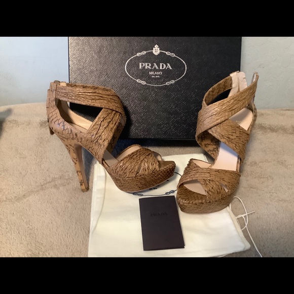 Prada snakeskin platform heels. Size 5.5 - Picture 2 of 4